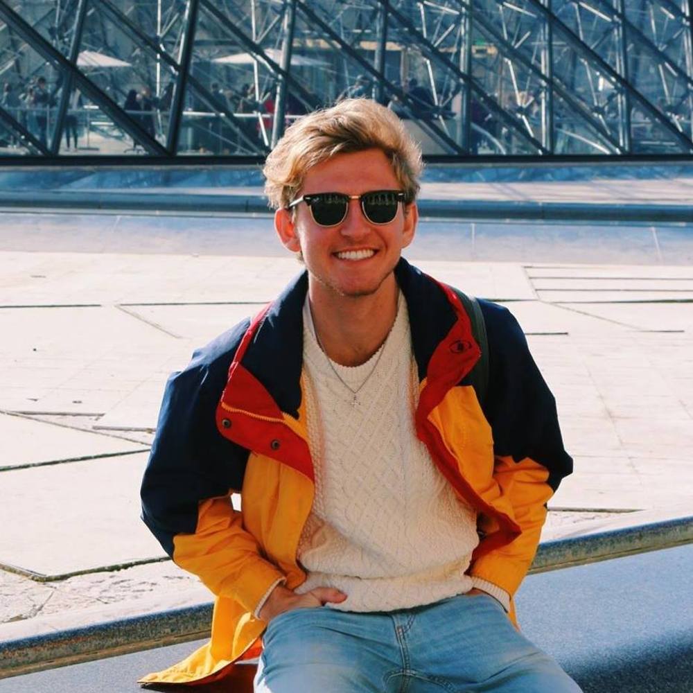 Meet your Posher, Max